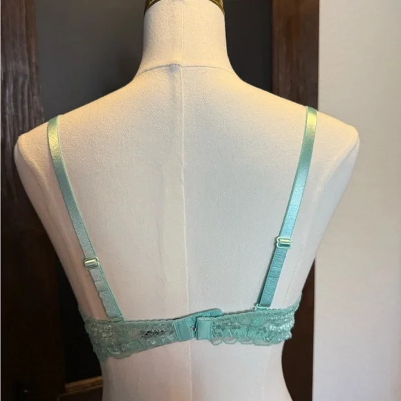 Elegant Lace Underwire Bra - Mint Green - Picture 2 of 3